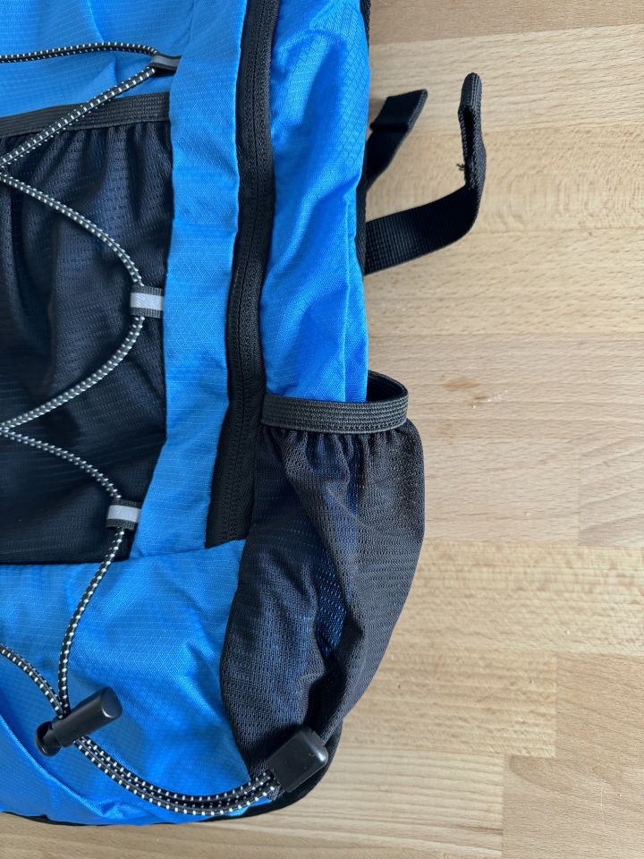 Trinkrucksack blau inkl. Trinkblase in Großheubach