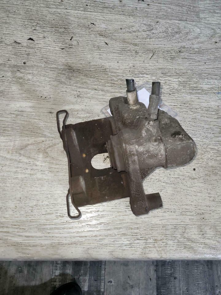 Bremssattel hinten L&R Ford Focus DA3 2004bis2012 in Ennepetal