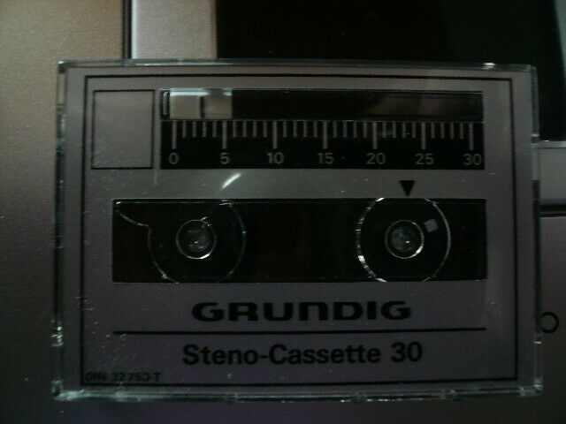 GRUNDIG Stenorette 2400 L in Gemünden