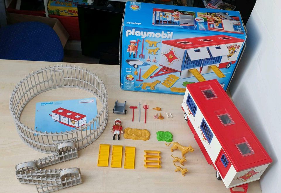 4232 Playmobil Zirkuswagen mit Raubtiermanege in Dielheim