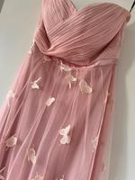 Das rosa Kleid hat Größe 34 Sachsen - Delitzsch Vorschau