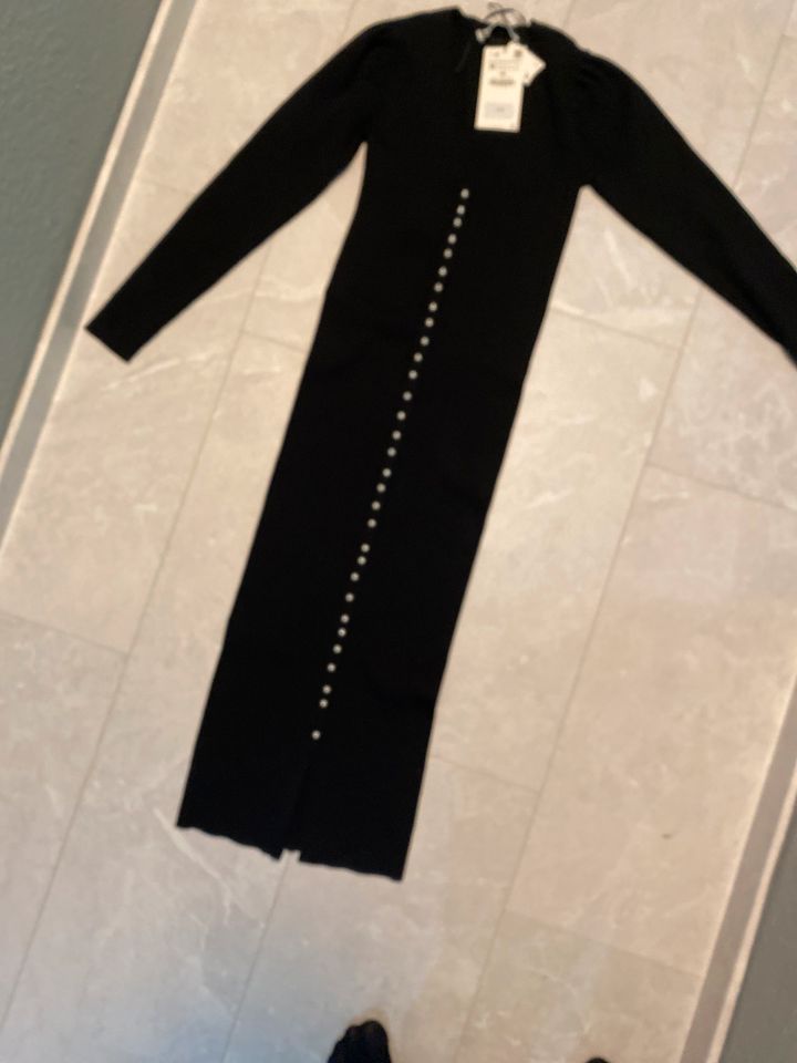 Zara Kleid Strick M neu mit Etikett schwarz in Essen