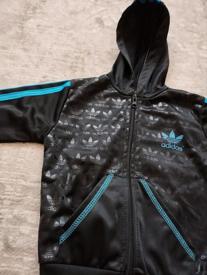 Kinder Sweatjacke mit Reißverschluss Adidas in Überherrn