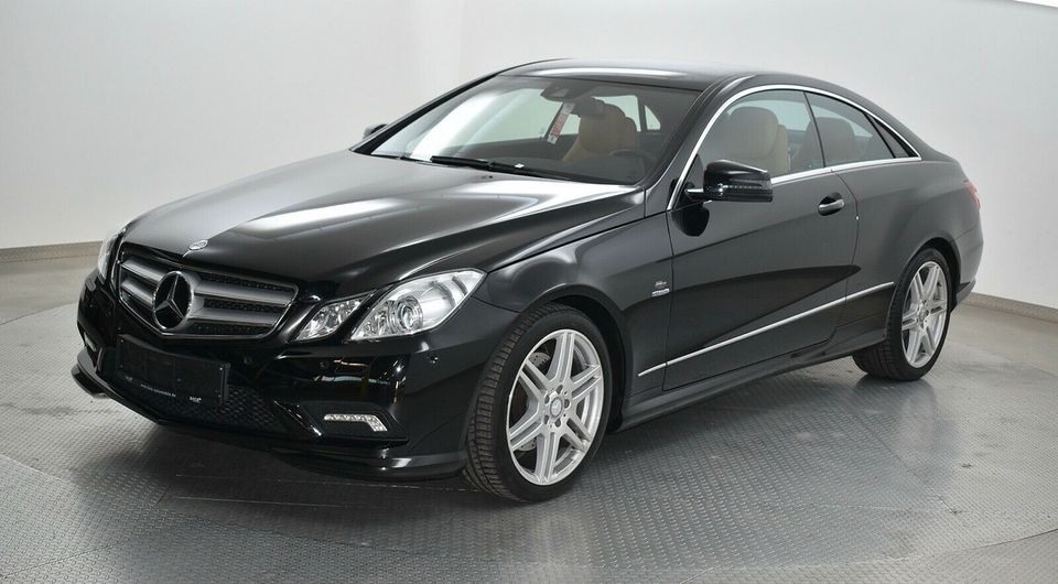 Mercedes Benz E220 CDI*Euro6* TÜV SÜD Neu*AMG Line*Service MB in Schwarzenfeld