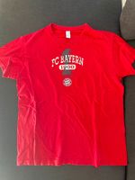 Rotes FC Bayern München Shirt (Gr. S) Bayern - Augsburg Vorschau