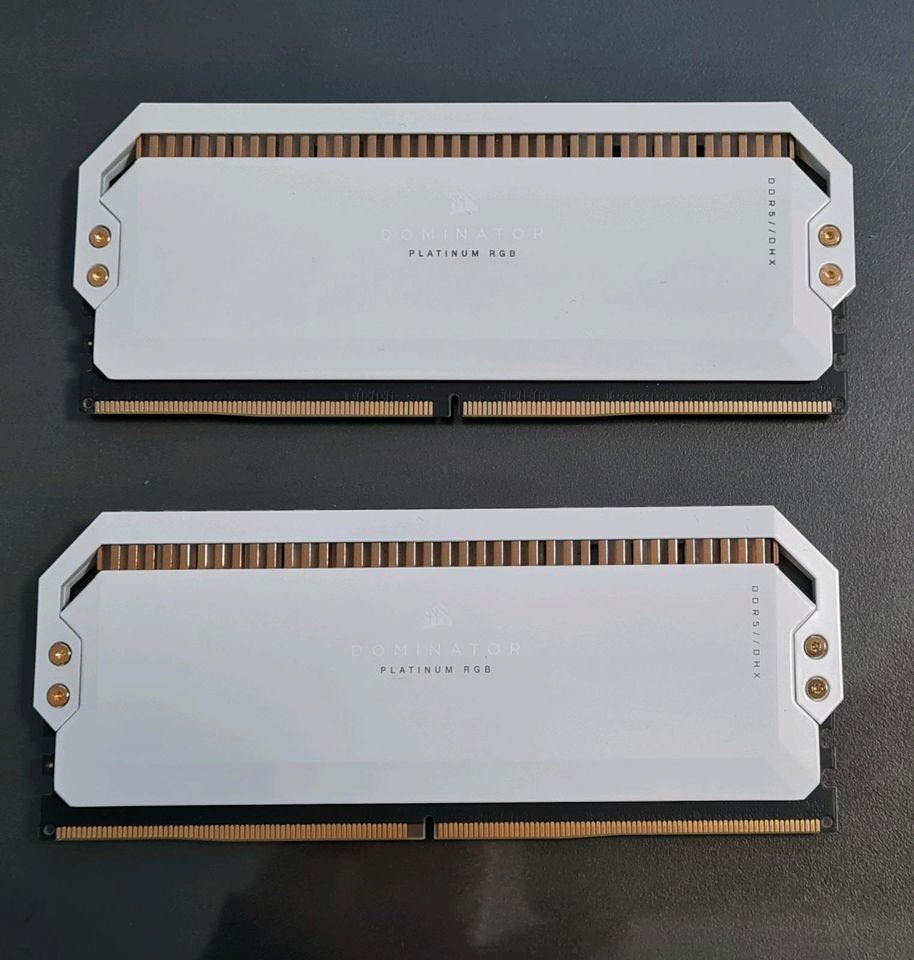 32GB (2x16GB) Corsair Dominator RGB Weiß DDR5-5600 CL36 in Schönermark