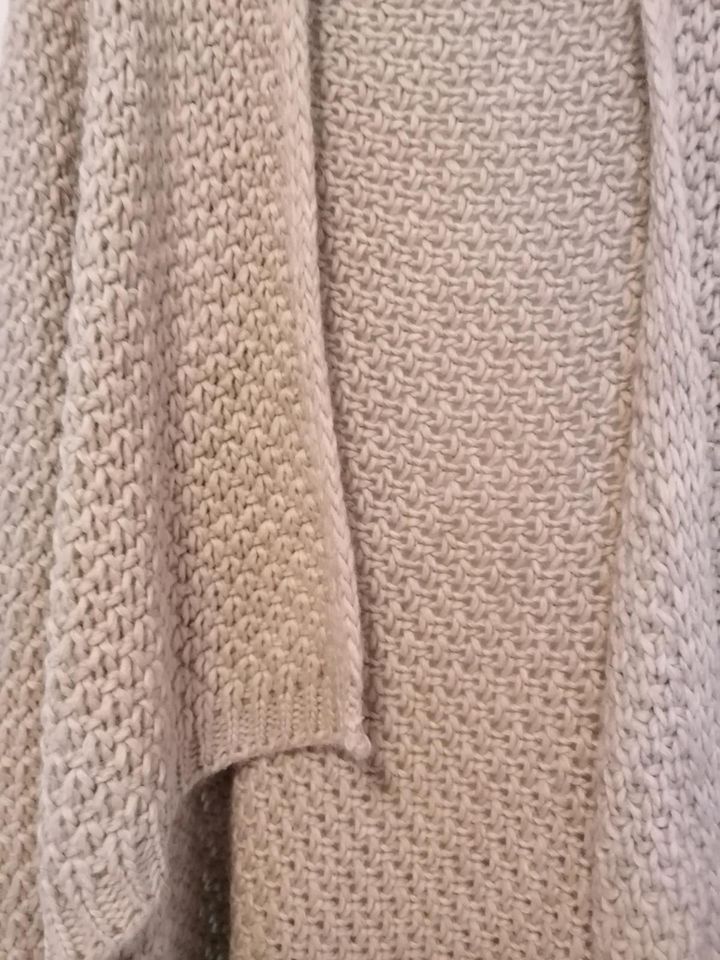 Beige ärmellose Strickweste Onesize NEU in Viernheim