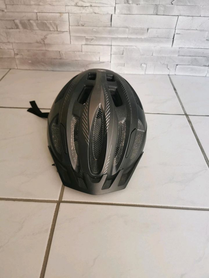 Fahrrad Helm mit Licht in Schongau