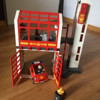 Playmobil Feuerwache 5361 und Feuerwehr-Einsatzfahrzeug 9235 Nordrhein-Westfalen - Dormagen Vorschau