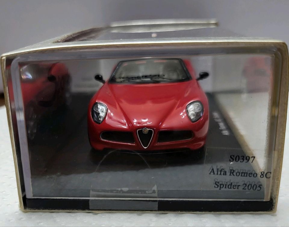 Modell Alfa Romeo 8C Spider in Baldham