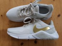 Neu Nike Schuhe 38, Turnschuhe, Sport, weiss, gold Dresden - Neustadt Vorschau