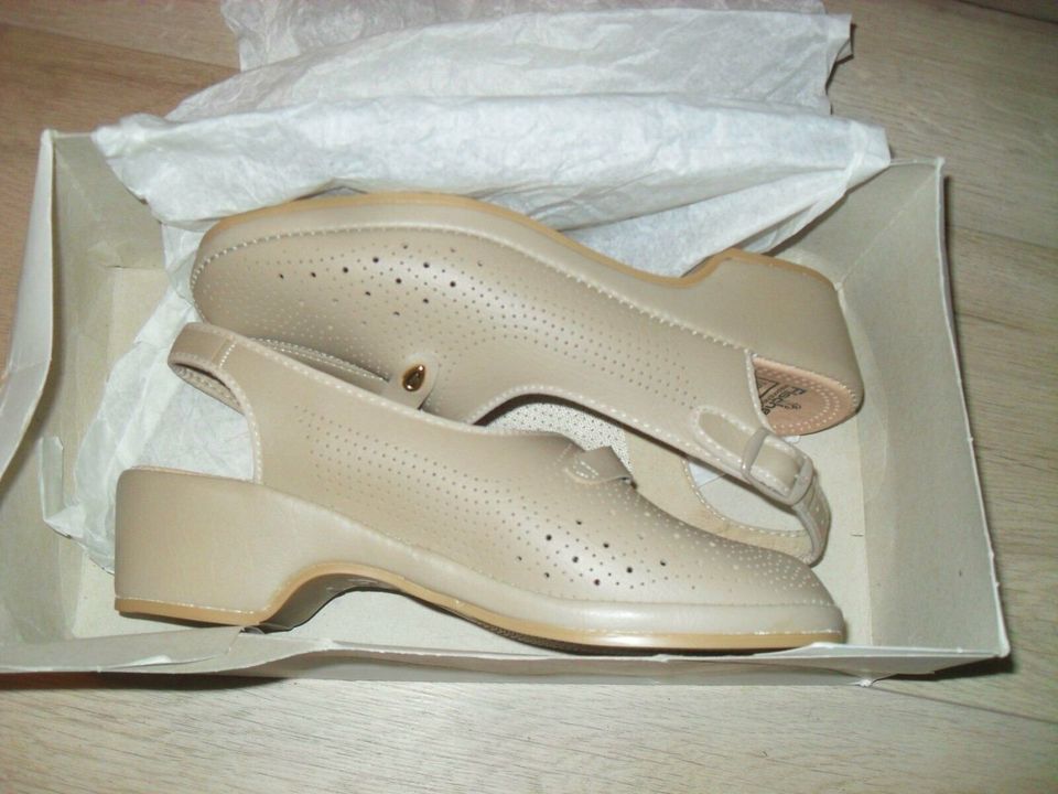 Neu,Fischer original california, 35 / 36 Sandalette, Pumps,Schuhe in Winsen (Aller)