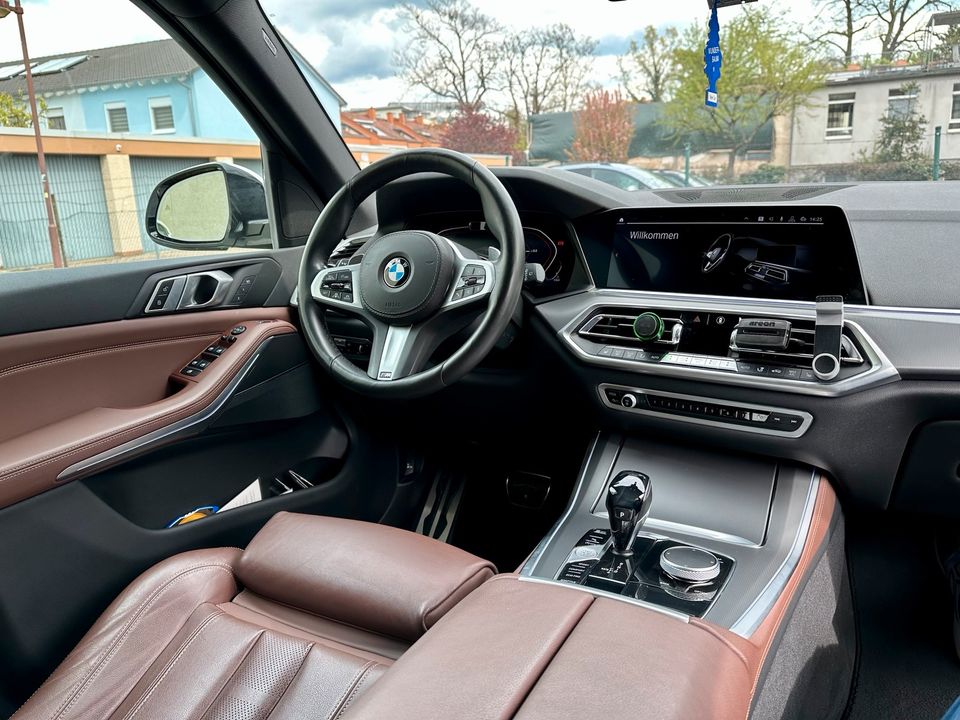 BMW X5 30d M Paket Alpinweiss LASER PANO HUD AHK RFK in Hanau