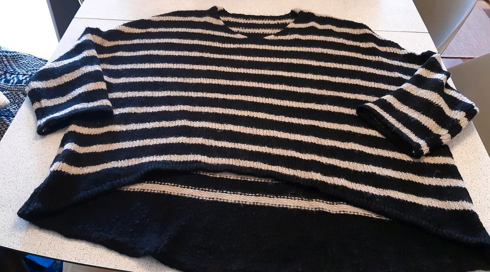 schwarz - beiger Strickpullover Gr. 44 in Aachen