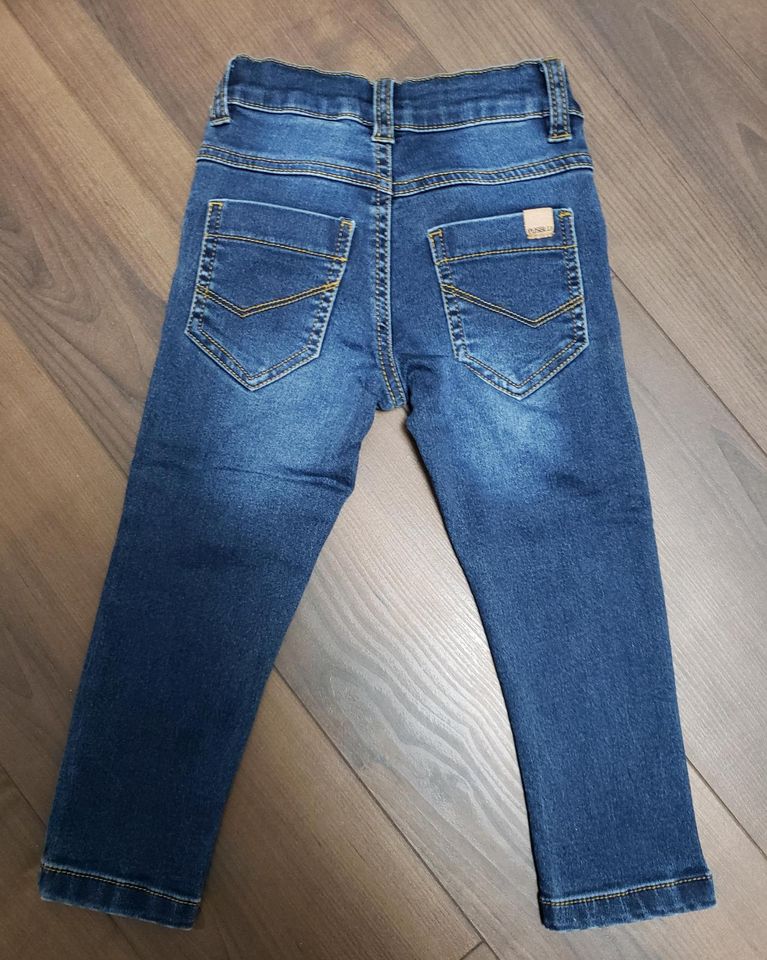 Kinderkleidung T-Shirt Langarmshirt Shorts Jeans Pulli Größe 92 in Oberschneiding