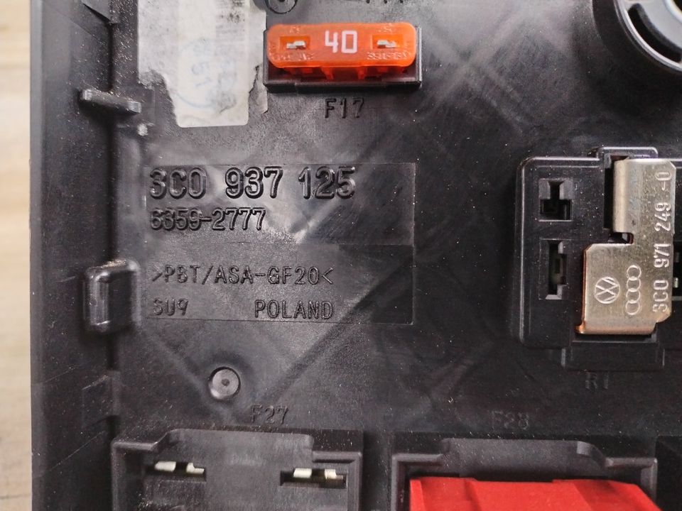 VW Passat 3C Sicherungskasten Zentralelektrik 3C0937125 in Bad Doberan