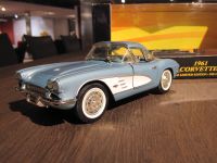 Verschiedene 1:18 Corvette Vitrinenmodelle m. OVP, ab 30,- Hannover - Bothfeld-Vahrenheide Vorschau