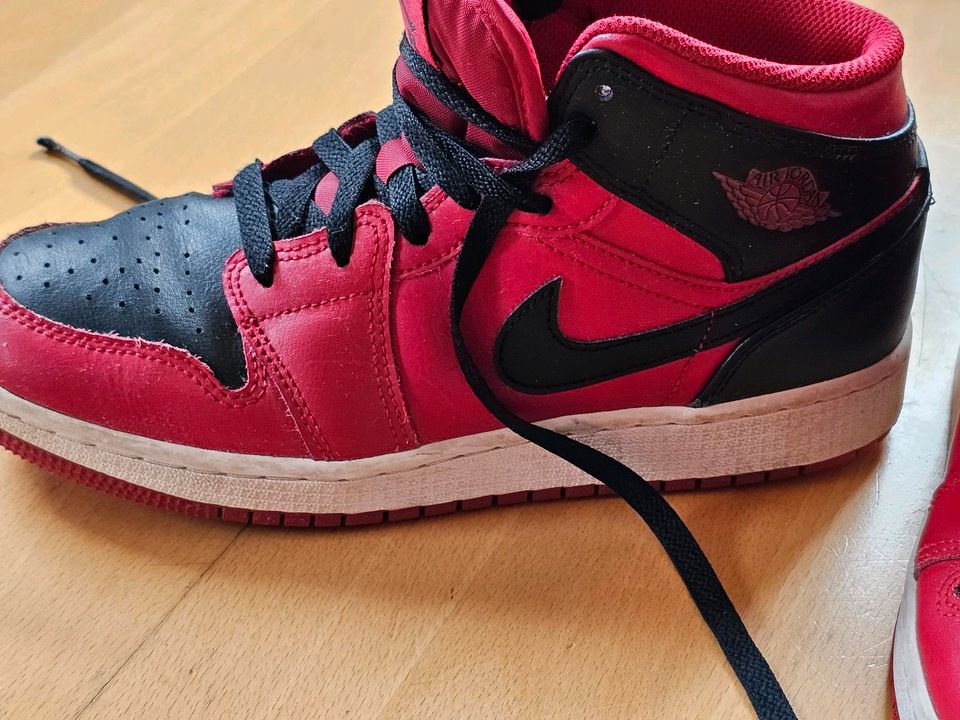 NIKE Jordan 1 high rot/schwarz in Bad Nenndorf