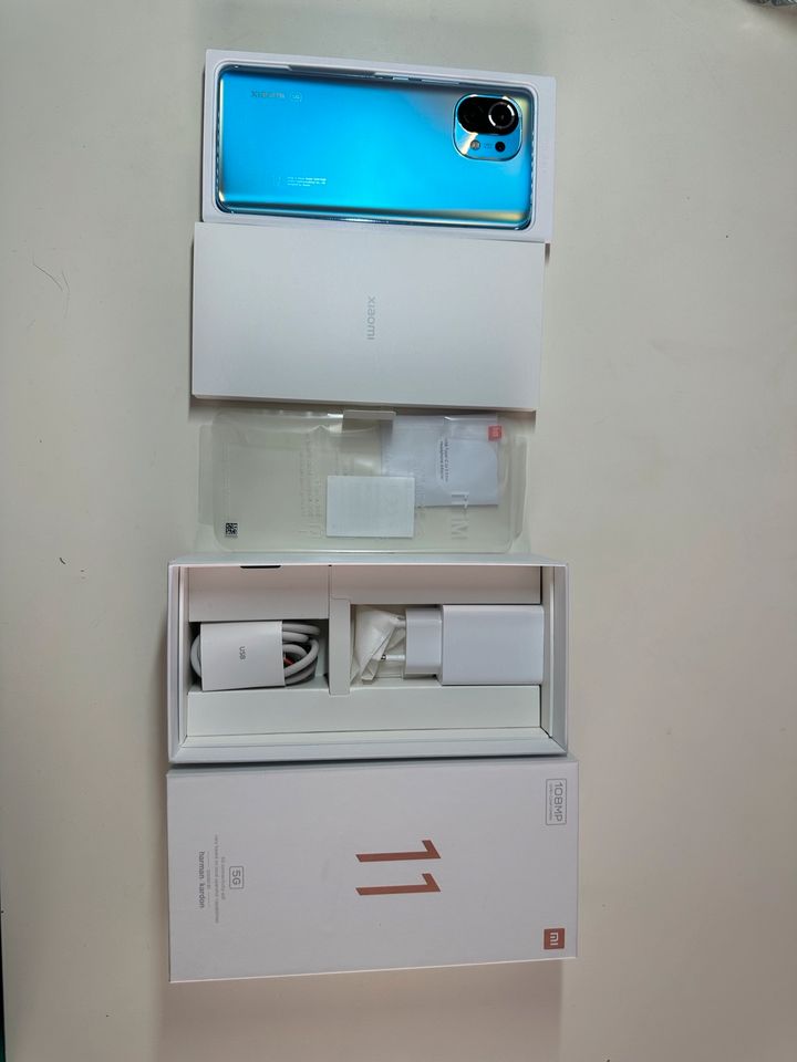 Xiaomi Mi 11 5G Horizon Blue 256 gb in Ebersbach an der Fils