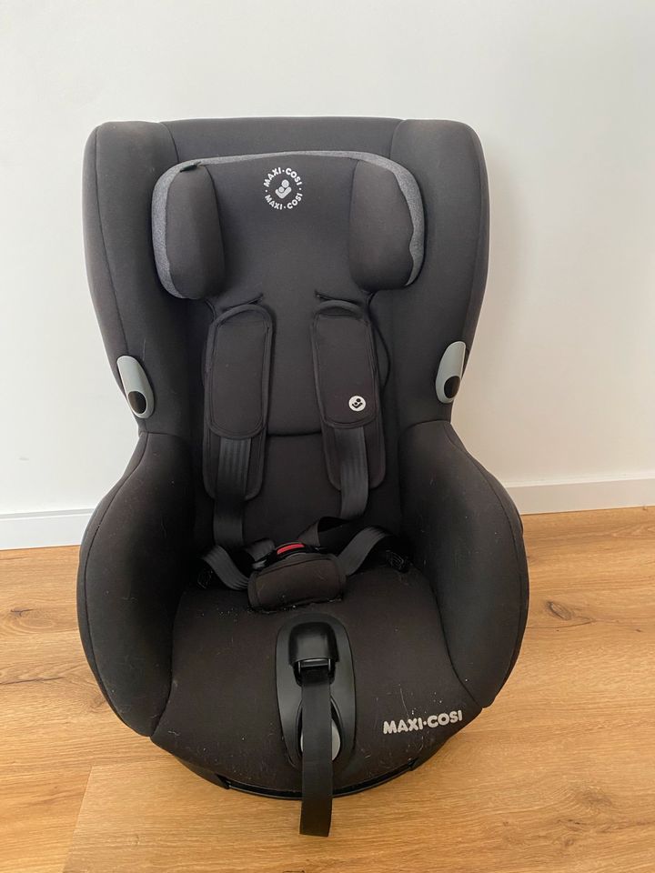 Maxi Cosi Assix / Kindersitz in Blomberg