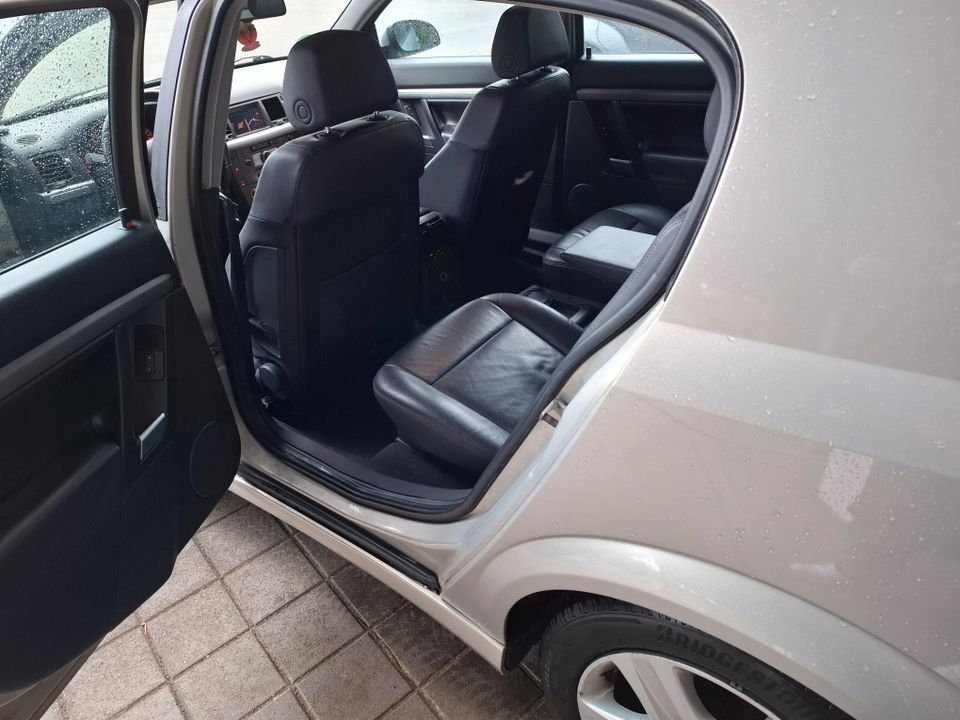 Opel Signum Signum 2.8 V6 Turbo Automatik Sport, TÜV/AU FP:2800€ in Haag in Oberbayern