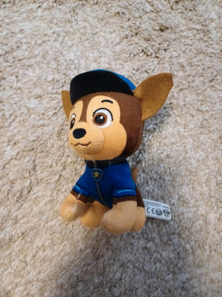 Plüschfiguren Paw Patrol und Buch in Weimar (Lahn)