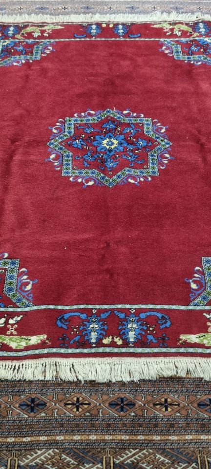 Hübscher Rote farbiger Marokkanisch Orient-teppich Handarbeit in Berlin