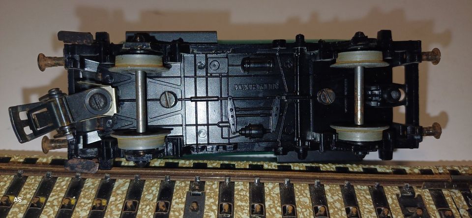 Märklin 4644 Kesselwagen BP 10 cm 2 Achsen grün mit Fehlteilen in Ahlen