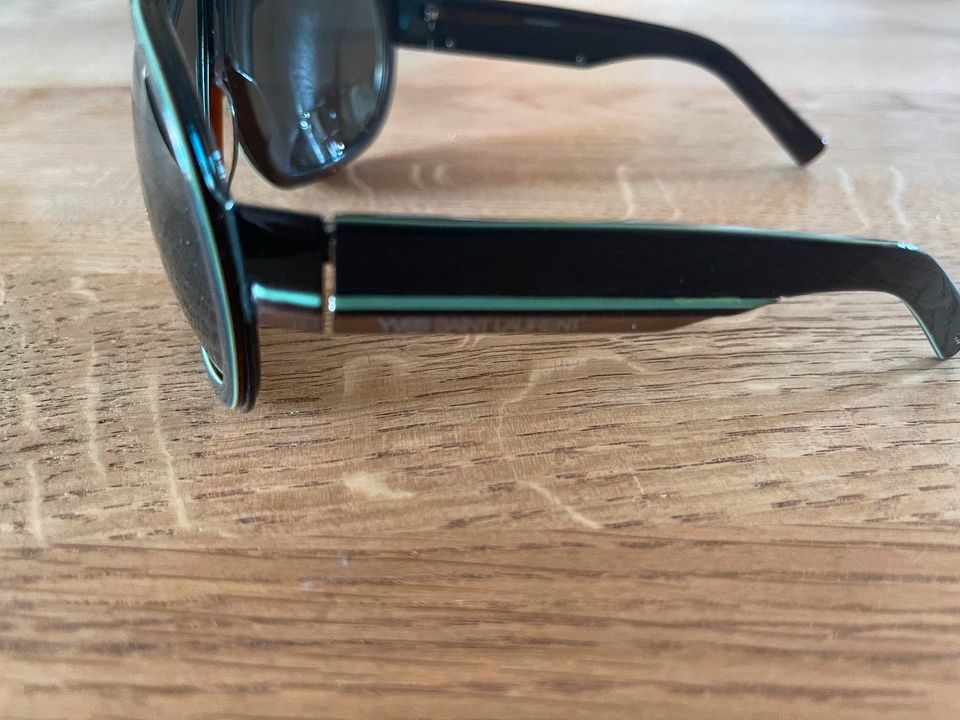 Sonnenbrille von Yves Saint Laurent in Mönchengladbach