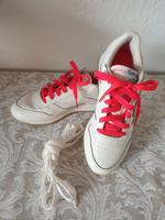 Turnschuhe Reebok Classic Gr. 37 Echtleder Neuwertig Dresden - Schönfeld-Weißig Vorschau