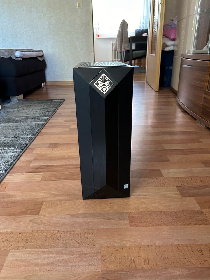 OMEN by HP Obelisk Desktop 875-0xxx in Berlin