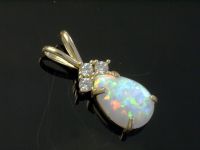 750 Gelbgold Opal Anhänger echter Opal 10 x 7,5 mm Größe Nordrhein-Westfalen - Altena Vorschau