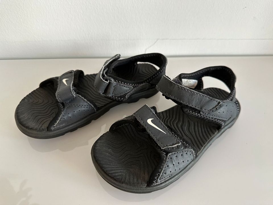 NIKE Badeschuhe Sandalen Gr. 27 in Berlin