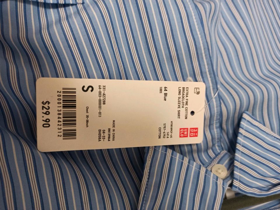 Uniqlo Extra Fine Broadcloth Long Sleeve Shirt S in Berlin