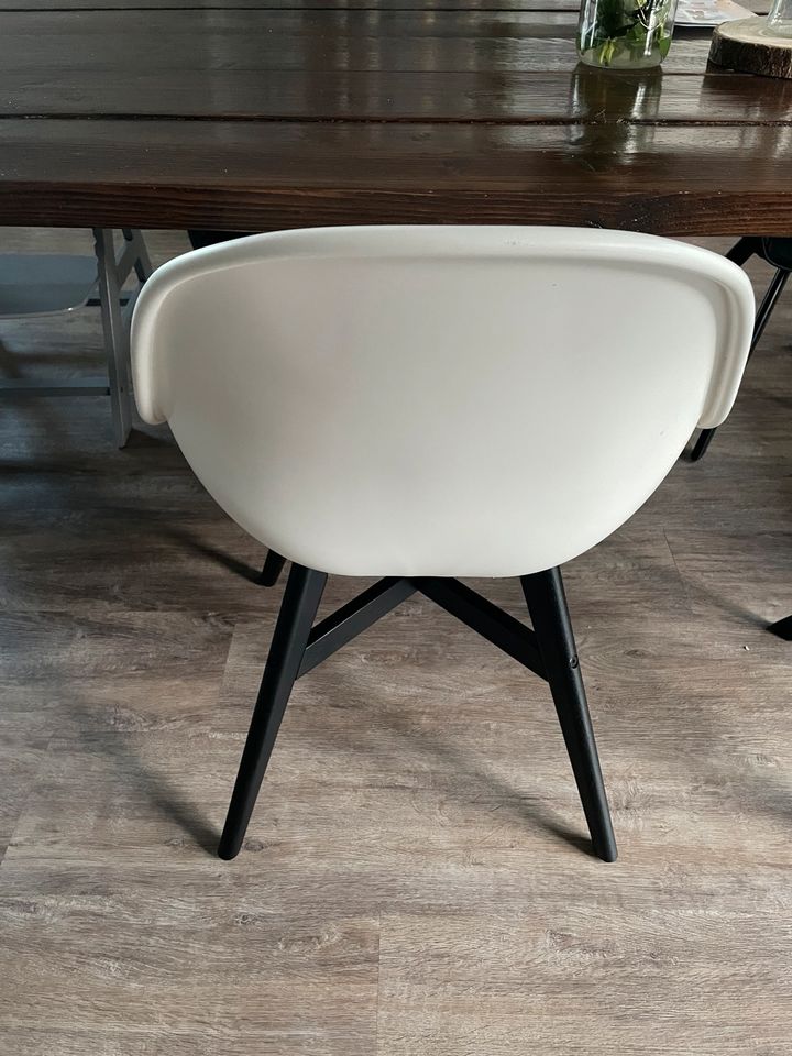 IKEA FANBYN Stuhl weißer Sitz sw Füße drinnen/draußen Esstisch in Hofbieber