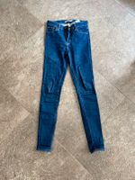 Levi's 720 High Rise Super Skinny W26 L32 dunkelblau Hessen - Walluf Vorschau