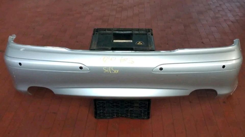 Mercedes SL W230 Stoßstange hinten Silber in Eitorf