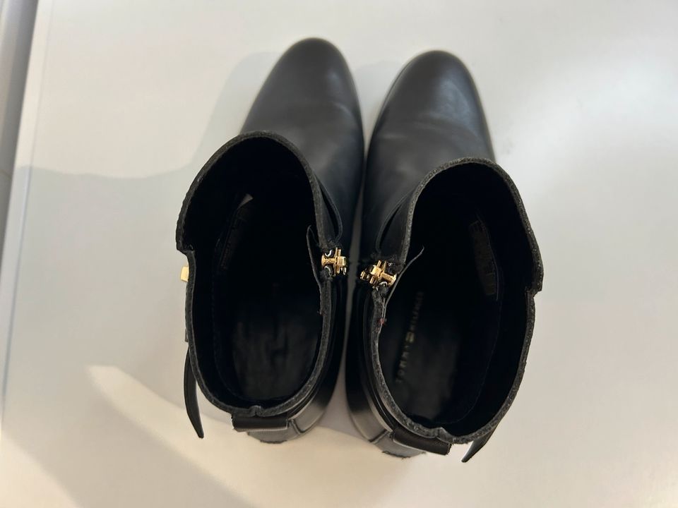 Tommy Hilfiger Ankle Boots Stiefeletten Schuhe schwarz Leder 37 in München