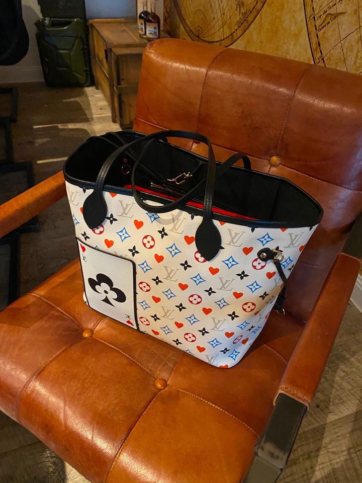 NEU Louis Vuitton Neverfull Game On weiß mit Pochette Weihnachten in Kiel