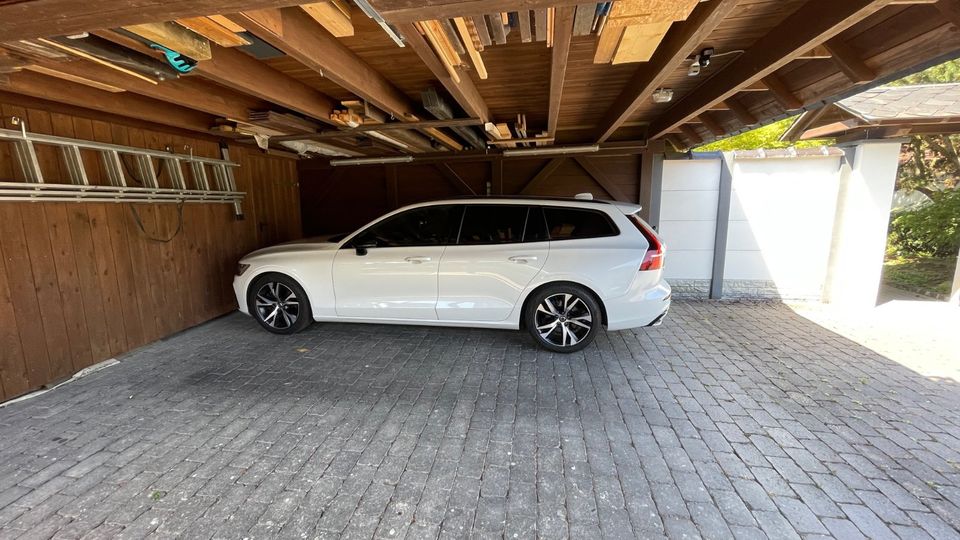 Volvo V60 T4 Geartronic R Design - Crystal White - Kamera, uvm. in Blomberg