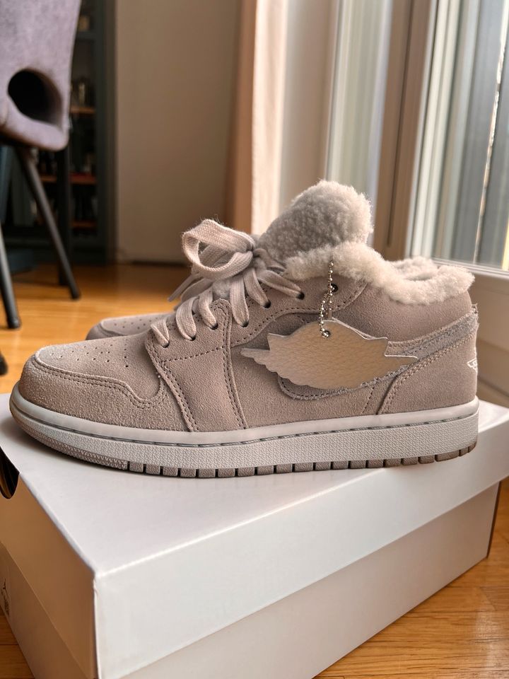 Jordan Nike Dunk Low Fleece Sherpa in Berlin