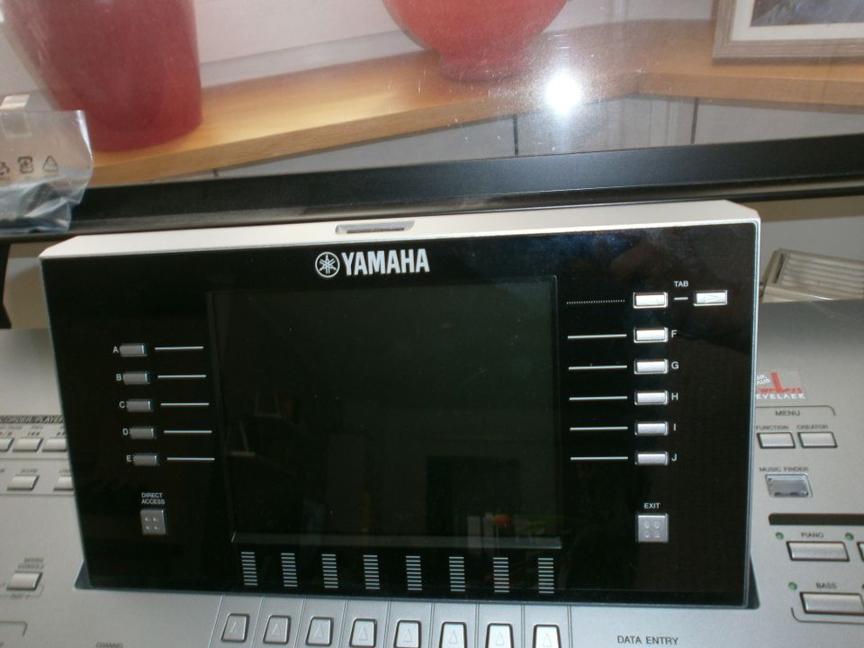 Yamaha TYROS 5 - Keyboard inkl. Lautsprecher und Styles in Kirchheim bei München