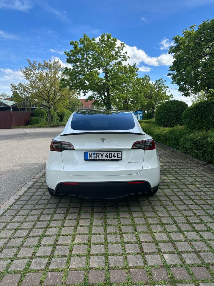 Tesla Model Y Performance in München