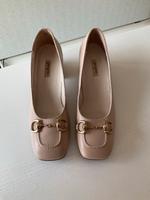 Paul Green Pumps Schuhe 39 Leder beige / gold NEU Niedersachsen - Bückeburg Vorschau