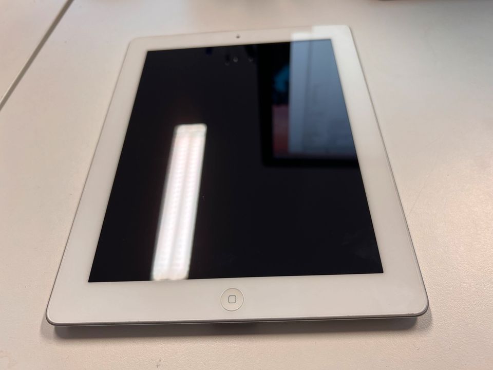 iPad Tablet zzgl 30€ Gutschein in Kiel