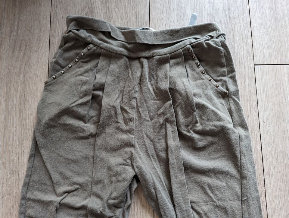 H&M Haremshose Mädchen khaki Gr. 146 in Krefeld