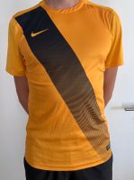 Nike Dri-Fit T-Shirt Größe S gelb Schwarz Sport Männer Hessen - Kassel Vorschau