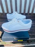 Neu Tommy Hilfiger Corporate Flatform Cupsole weiß Gr. 41 Hessen - Meinhard Vorschau