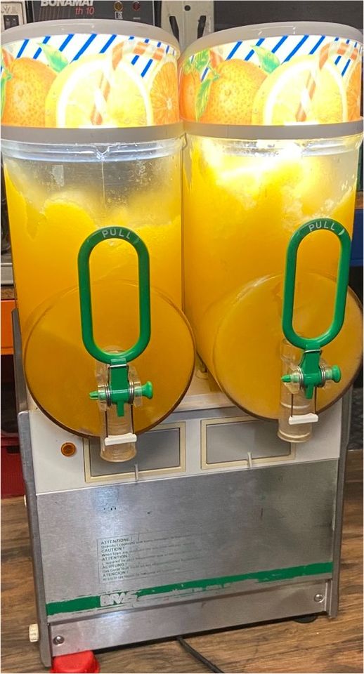 Slush Eis Maschine slushmaschine Eis mieten zu vermieten Sirup in Bad Vilbel
