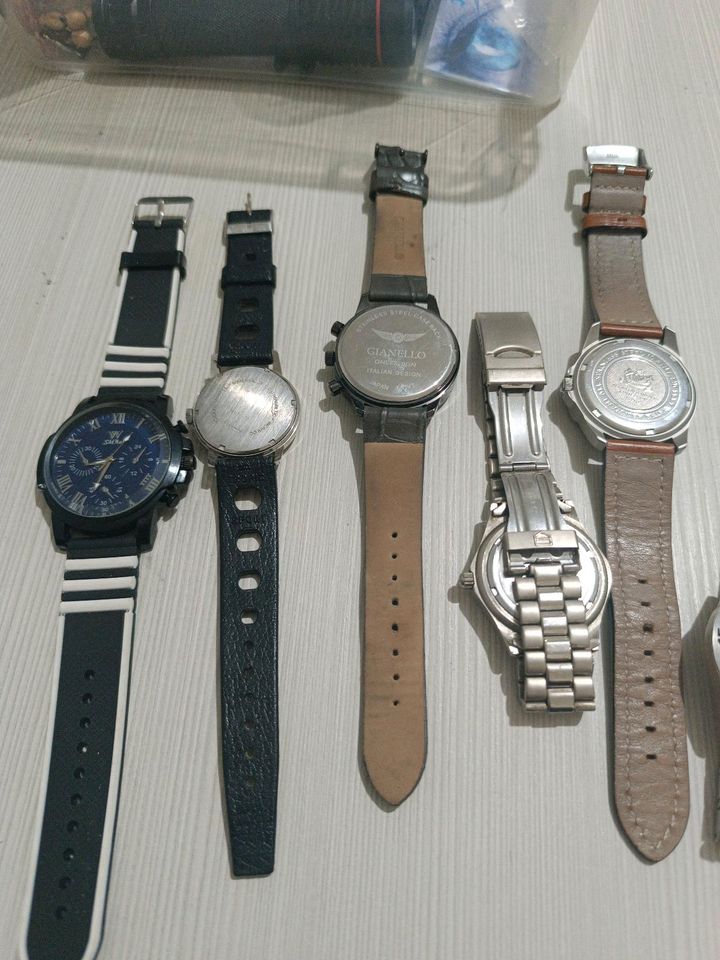 Verschiedene Uhren zu verkaufen in Holzgünz